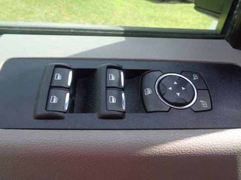Used 2022 Ford F250 XL w/ Power Equipment Group AWD/4WD image 11