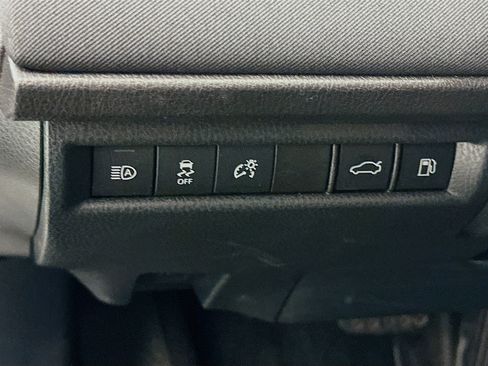 Used 2025 Toyota Camry LE image 17