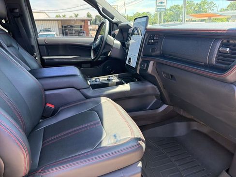 Used 2024 Ford Expedition Limited AWD/4WD image 17