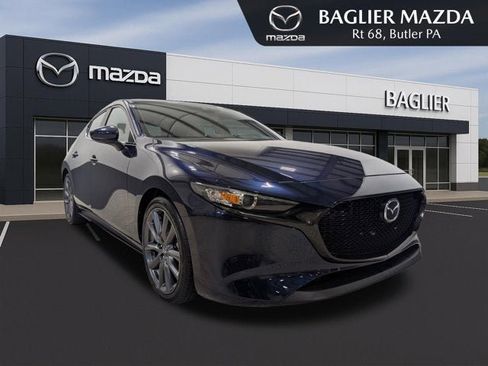 Used 2019 MAZDA MAZDA3 Hatchback w/ Preferred Package FWD image 1