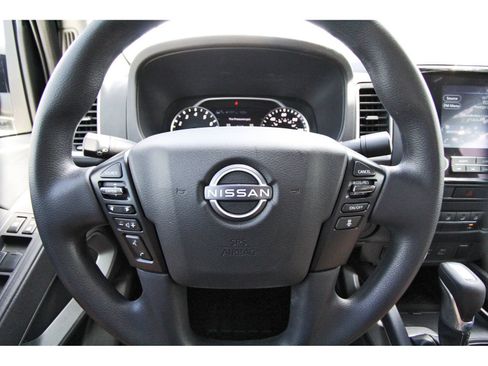 Used 2023 Nissan Frontier SV w/ Technology Package RWD image 13