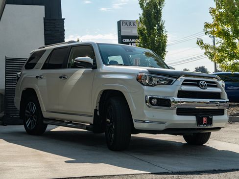 Used 2020 Toyota 4Runner Limited AWD/4WD image 5