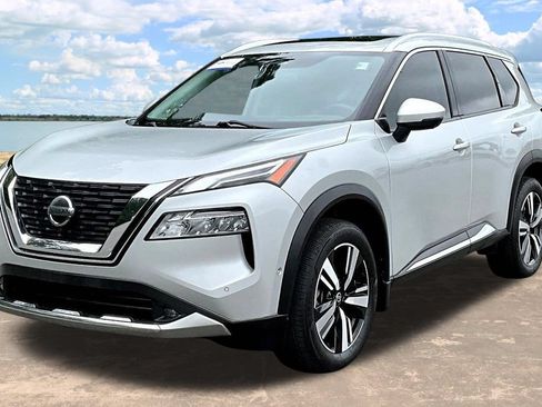 Used 2021 Nissan Rogue Platinum FWD image 4