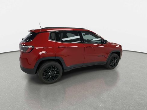 New 2026 Jeep Compass Latitude image 9