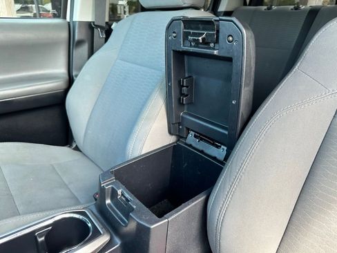 Used 2019 Toyota Tacoma SR5 RWD image 13