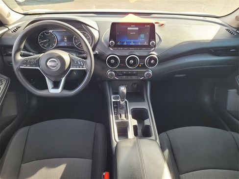 Used 2023 Nissan Sentra SV image 9