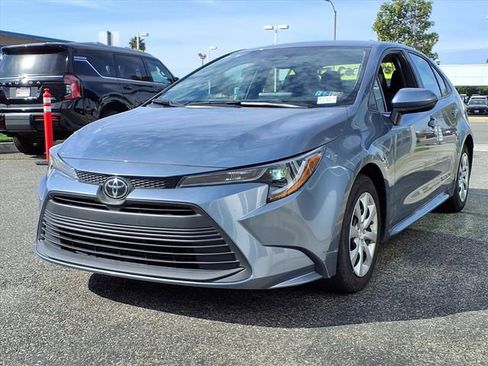 Used 2024 Toyota Corolla LE image 30