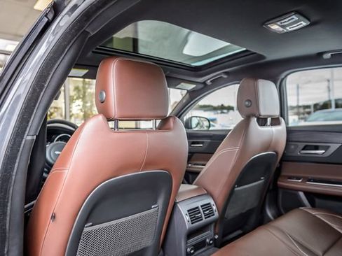 Used 2018 Jaguar XF S image 40