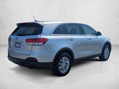 Used 2018 Kia Sorento L FWD image 5