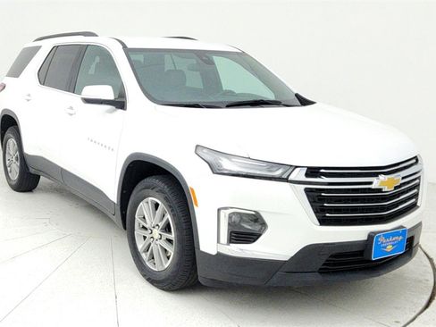 Used 2023 Chevrolet Traverse LT image 9