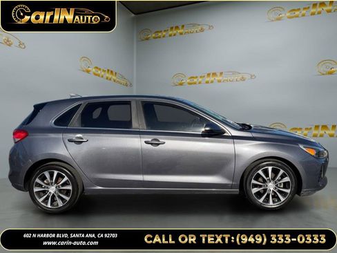 Used 2018 Hyundai Elantra GT image 4