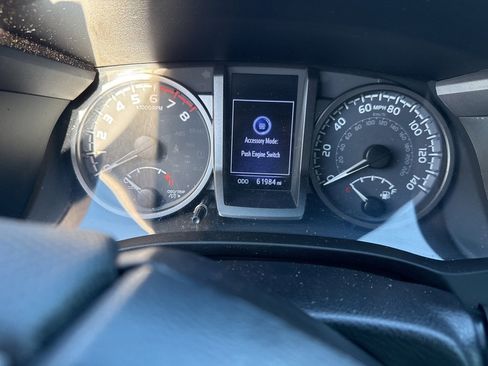 Used 2020 Toyota Tacoma TRD Sport image 11