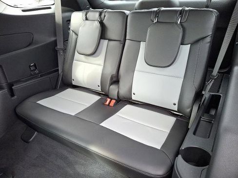 Certified 2022 Ford Explorer XLT w/ Equipment Group 202A image 11