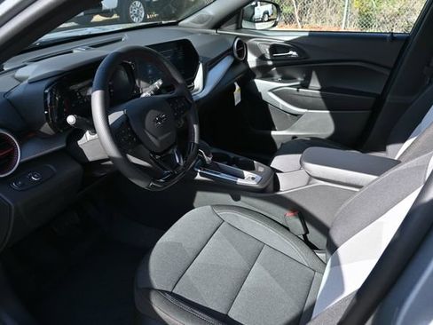 New 2026 Chevrolet Trax RS image 9