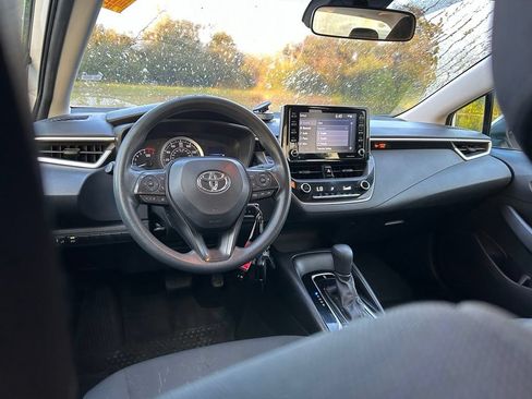 Used 2021 Toyota Corolla LE FWD image 13