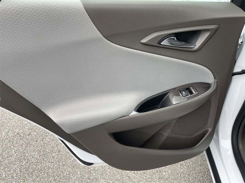 Used 2025 Chevrolet Malibu LT image 14