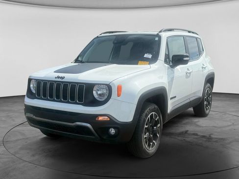 Used 2023 Jeep Renegade Latitude AWD/4WD image 4