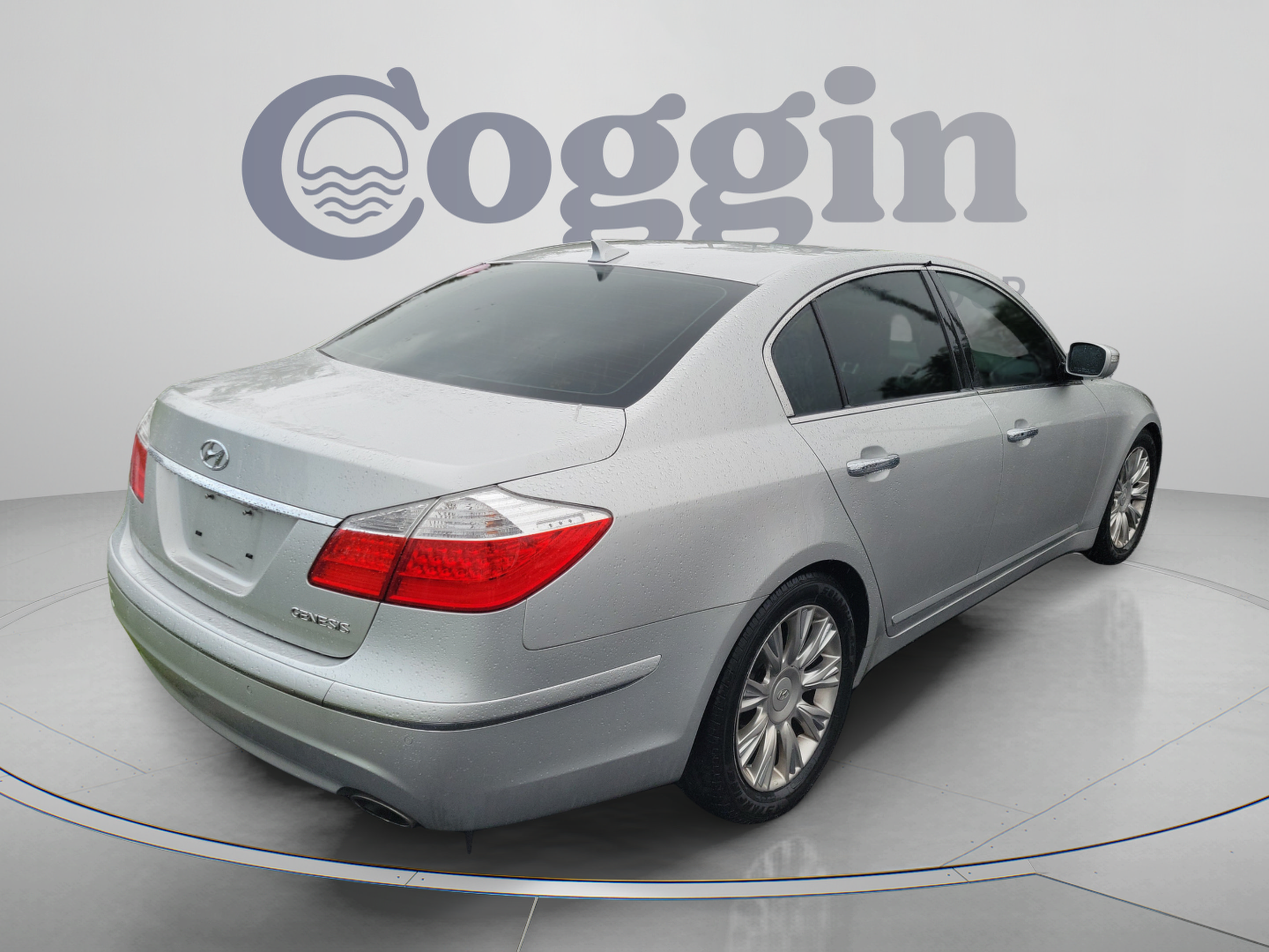 Used 2009 Hyundai Genesis 3.8 w/ Technology Pkg 4 RWD image 4