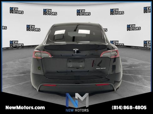 Used 2022 Tesla Model Y Long Range AWD/4WD image 3