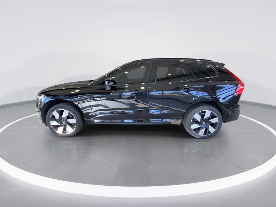 Used 2024 Volvo XC60 T8 Plus w/ Protection Package Premier AWD/4WD image 5