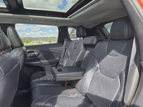 Used 2021 Jeep Cherokee Latitude Lux w/ Sun & Sound Group image 11