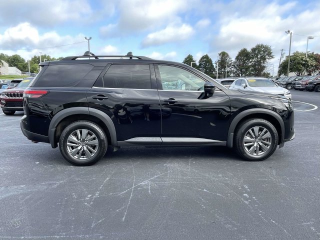 Used 2022 Nissan Pathfinder SV AWD/4WD image 8