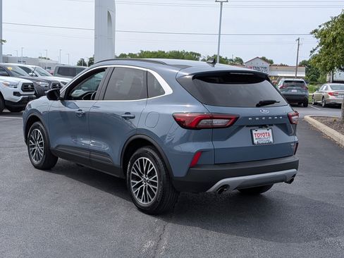 Used 2025 Ford Escape SE w/ PHEV Premium Package FWD image 6