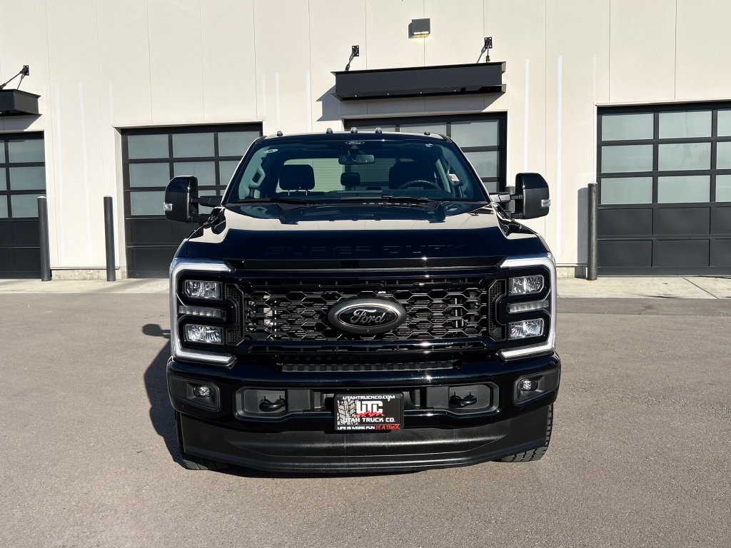 Used 2026 Ford F350 Lariat w/ Black Appearance Package AWD/4WD image 5