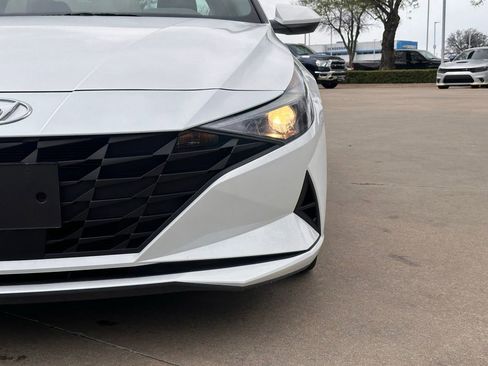 Used 2023 Hyundai Elantra SEL w/ Convenience Package image 8