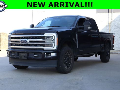 Used 2023 Ford F250 Platinum w/ FX4 Off-Road Package AWD/4WD image 1