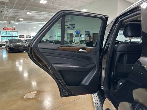 Used 2014 Mercedes-Benz ML 350 4MATIC w/ Premium 1 Package image 27
