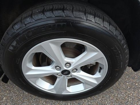 Used 2024 Ford Edge SE image 11