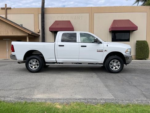 Used 2018 RAM 2500 Tradesman w/ Chrome Appearance Group AWD/4WD image 4