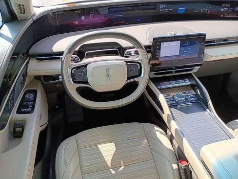 Used 2024 Lincoln Nautilus Reserve w/ Equipment Group 202A image 6