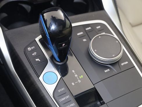 Used 2022 BMW i4 eDrive40 w/ M Sport Package image 7