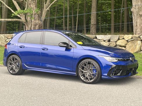 Used 2025 Volkswagen Golf w/ Euro Style Package AWD/4WD image 31