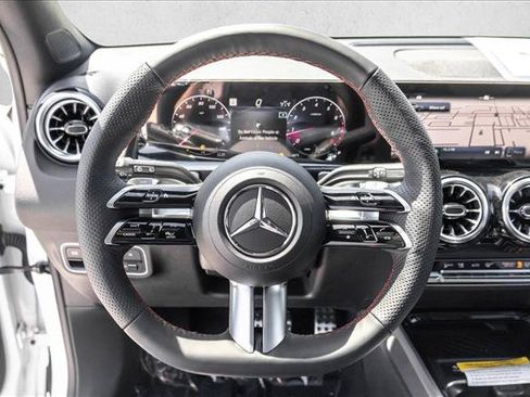 New 2026 Mercedes-Benz GLB 250 4MATIC image 17
