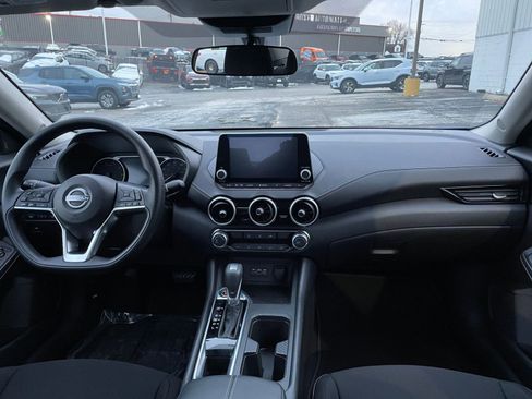 Used 2025 Nissan Sentra SV image 31
