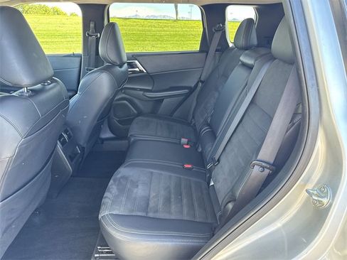 Used 2024 Mitsubishi Outlander SE Black Edition image 23