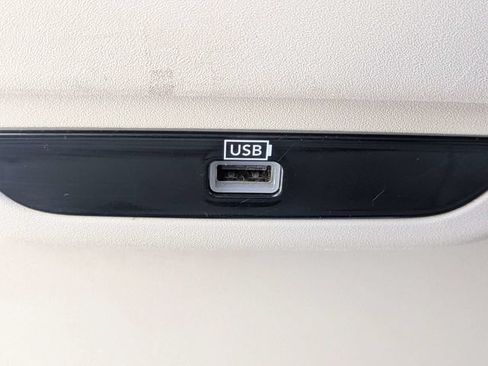 Used 2020 Chrysler Pacifica Limited FWD image 15