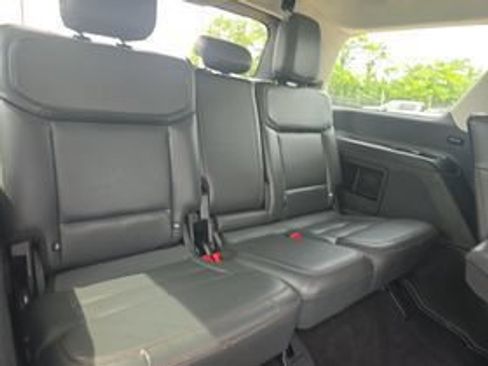 Used 2025 Ford Expedition Active RWD image 8