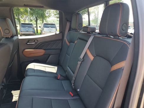 Certified 2026 GMC Canyon AT4 w/ Technology Plus Package AWD/4WD image 31