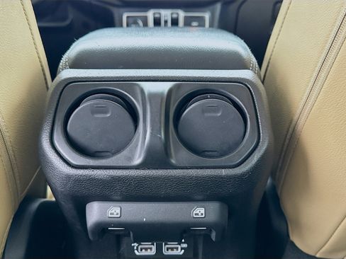 Used 2018 Jeep Wrangler Unlimited Sahara w/ Dual Top Group AWD/4WD image 17