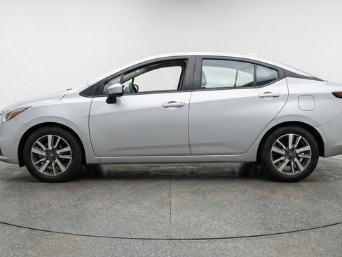 Used 2025 Nissan Versa SV FWD image 5