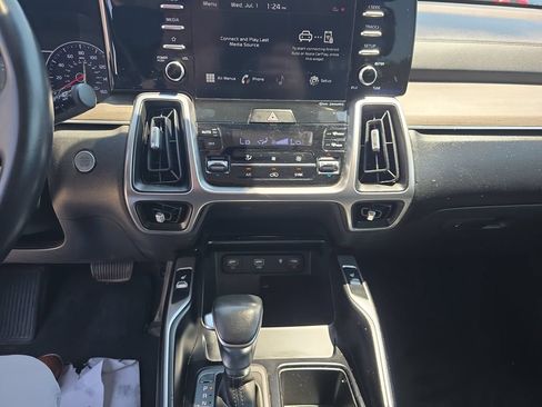Certified 2021 Kia Sorento EX w/ Panoramic Sunroof Package AWD/4WD image 17