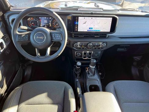 Used 2025 Jeep Wrangler Sport S image 12