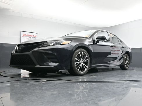 Used 2020 Toyota Camry SE image 20