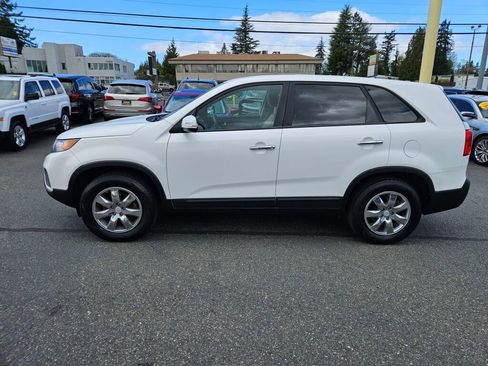 Used 2011 Kia Sorento LX image 7