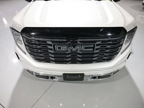 Used 2025 GMC Sierra 1500 Denali Ultimate AWD/4WD image 9