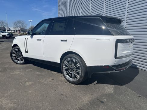 New 2026 Land Rover Range Rover SE image 3